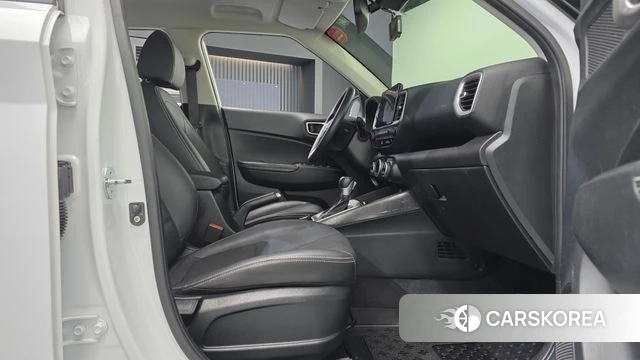 Hyundai Venue 2022 Белый из Кореи, фото 2