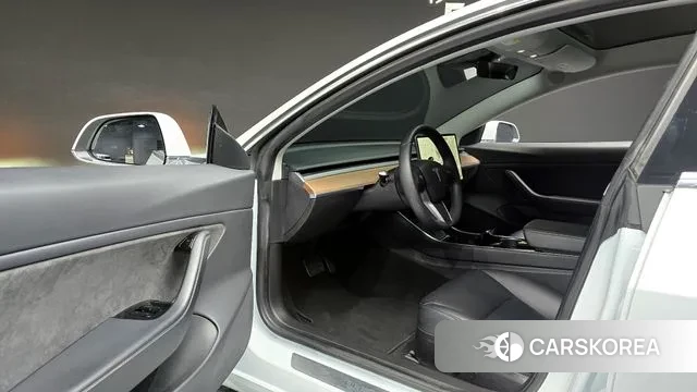 Tesla Model 3 2020 Белый из Кореи, фото 2