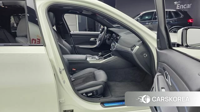 BMW 3 Series (G20) 2021 Белый из Кореи, фото 2