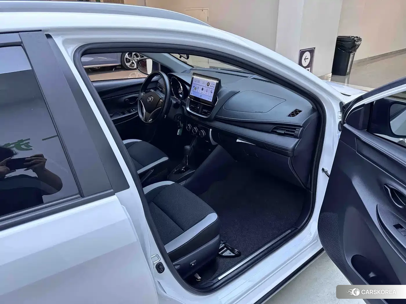 Toyota Yaris L 2023 Белый из Китая, фото 2