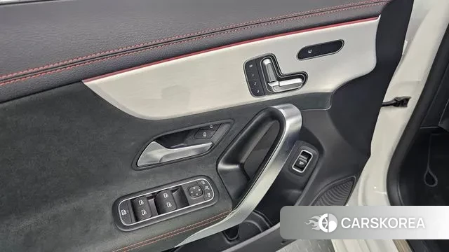 Mercedes-Benz CLA-Class C118 2023 Белый из Кореи, фото 2