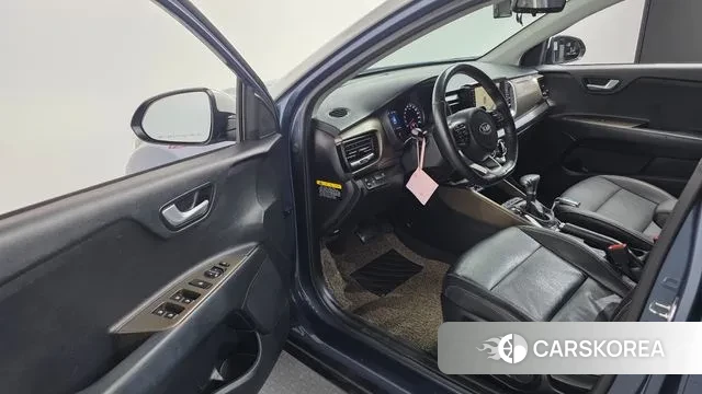 Kia Stonic 2018 Синий из Кореи, фото 2