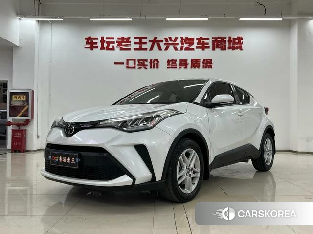 Toyota C-HR 2022 Белый из Китая, фото 2