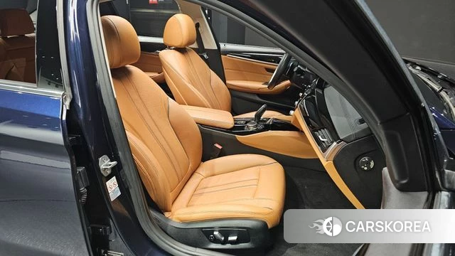 BMW 5 Series (G30) 2018 Синий из Кореи, фото 2