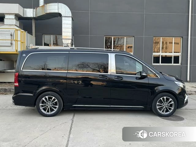 Mercedes-Benz V-class 2022 Черный из Китая, фото 2