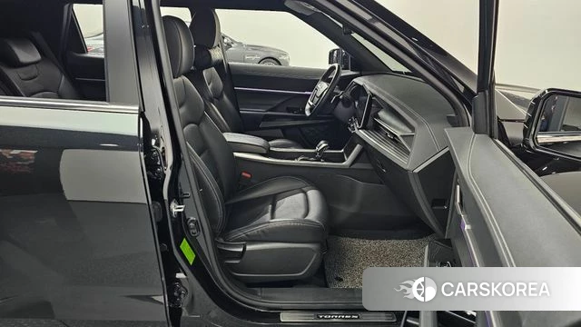 Ssangyong Torres 2022 Черный из Кореи, фото 2