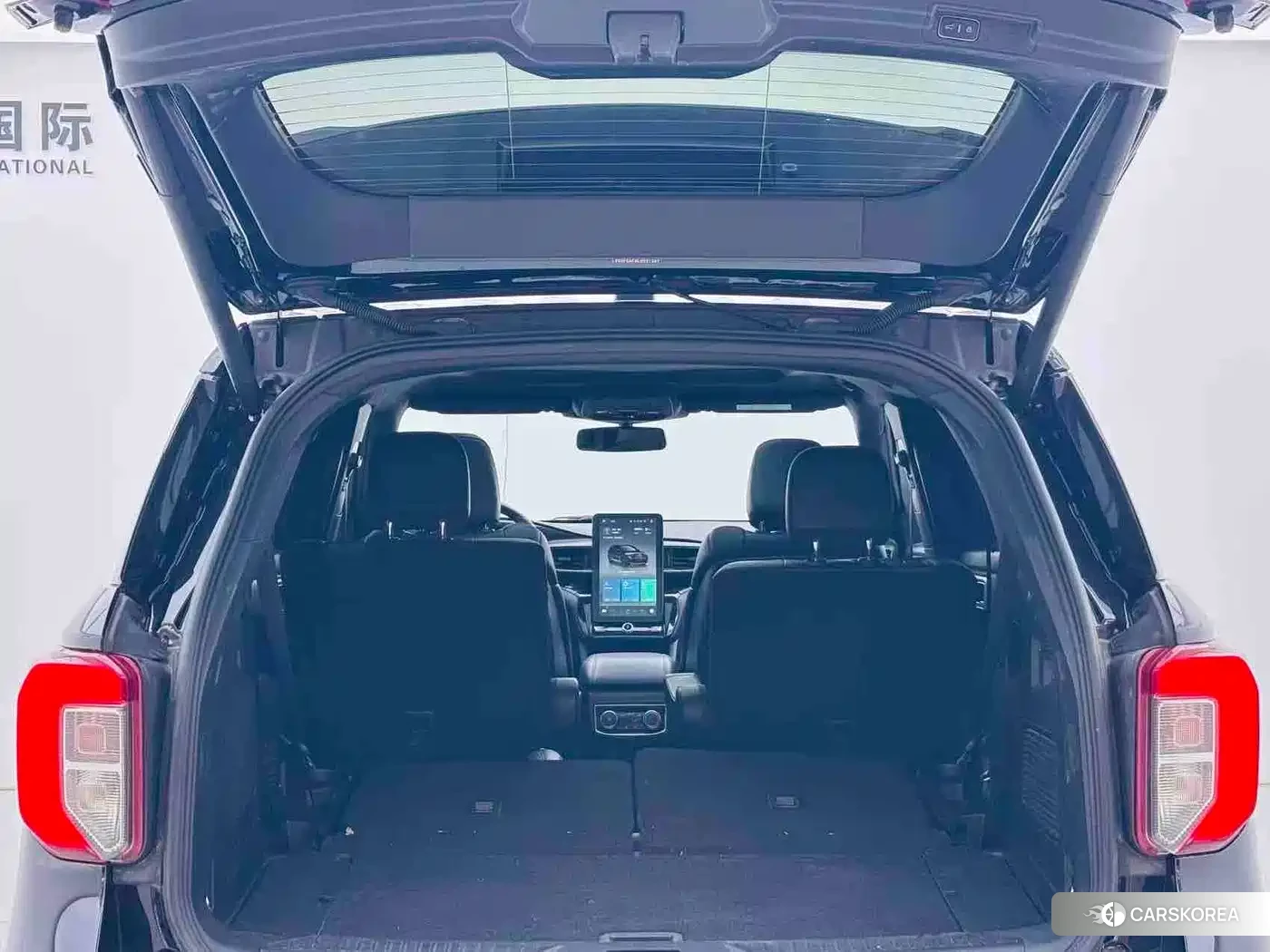 Ford Explorer 2021 Черный из Китая, фото 2