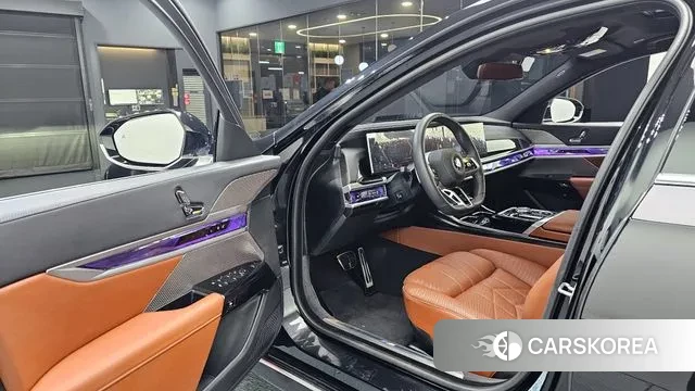 BMW 7 Series (G70) 2025 Черный из Кореи, фото 2