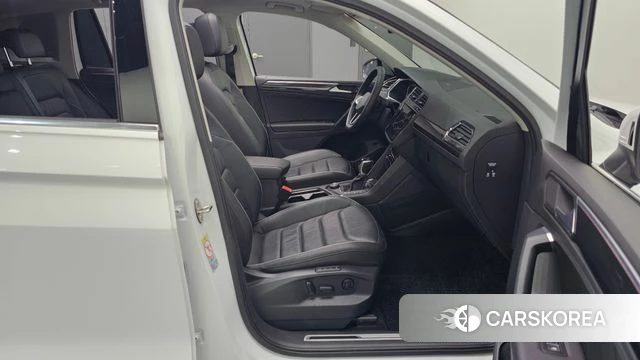 Volkswagen Tiguan second Generation 2022 Белый из Кореи, фото 2