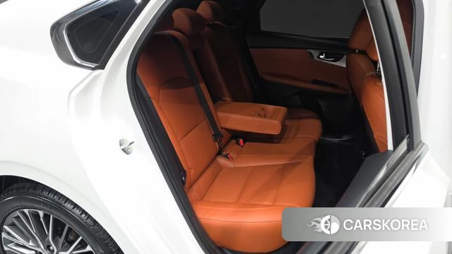 Kia The New K3 2nd generation 2022 Белый из Кореи, фото 2