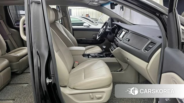 Kia The New Carnival 2018 Черный из Кореи, фото 2