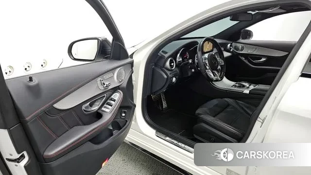 Mercedes-Benz C-Class W205 2018 Белый из Кореи, фото 2