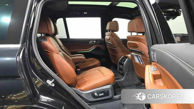BMW X7 (G07) 2025 Черный из Кореи, фото 2