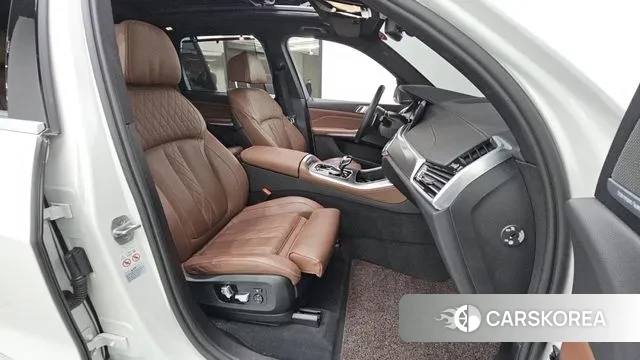 BMW X5 (G05) 2023 Белый из Кореи, фото 2