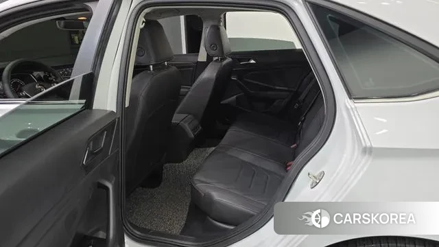 Volkswagen 7th Generation of Jetta 2020 Белый из Кореи, фото 2