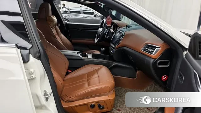 Maserati Ghibli 2018 Белый из Кореи, фото 2