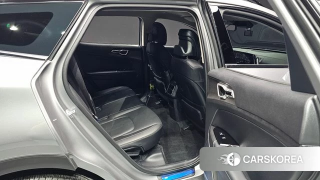 Kia Sportage 5th Generation 2024 Серебристо-серый из Кореи, фото 2