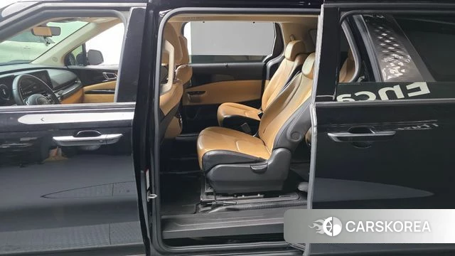 Kia Carnival 4th generation 2022 Черный из Кореи, фото 2