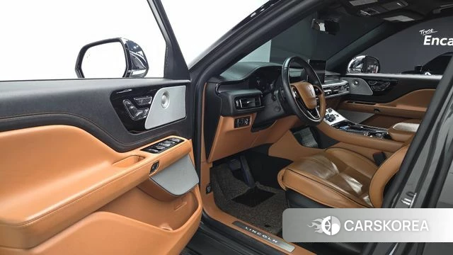 Lincoln Aviator 2nd generation 2021 Серый из Кореи, фото 2