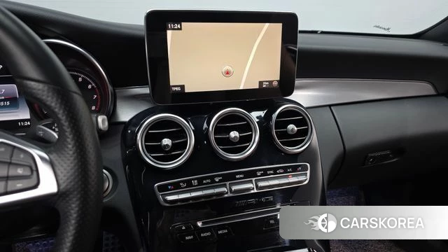 Mercedes-Benz C-Class W205 2018 Белый из Кореи, фото 2