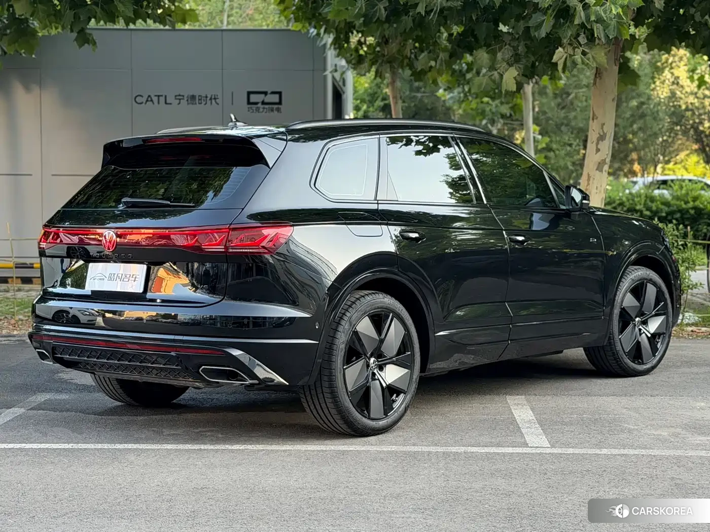 Volkswagen Touareg 2026 Черный из Китая, фото 2