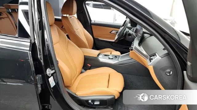 BMW 3 Series (G20) 2023 Черный из Кореи, фото 2