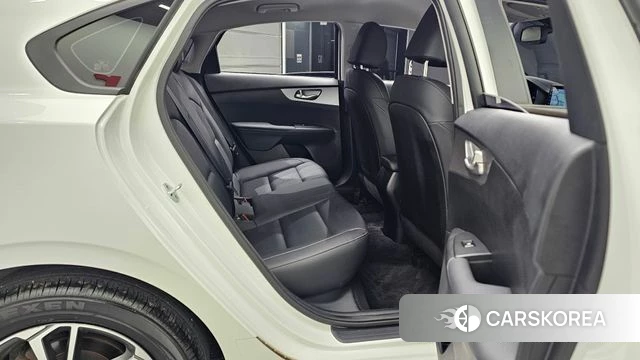Kia The New K3 2nd generation 2021 Белый из Кореи, фото 2