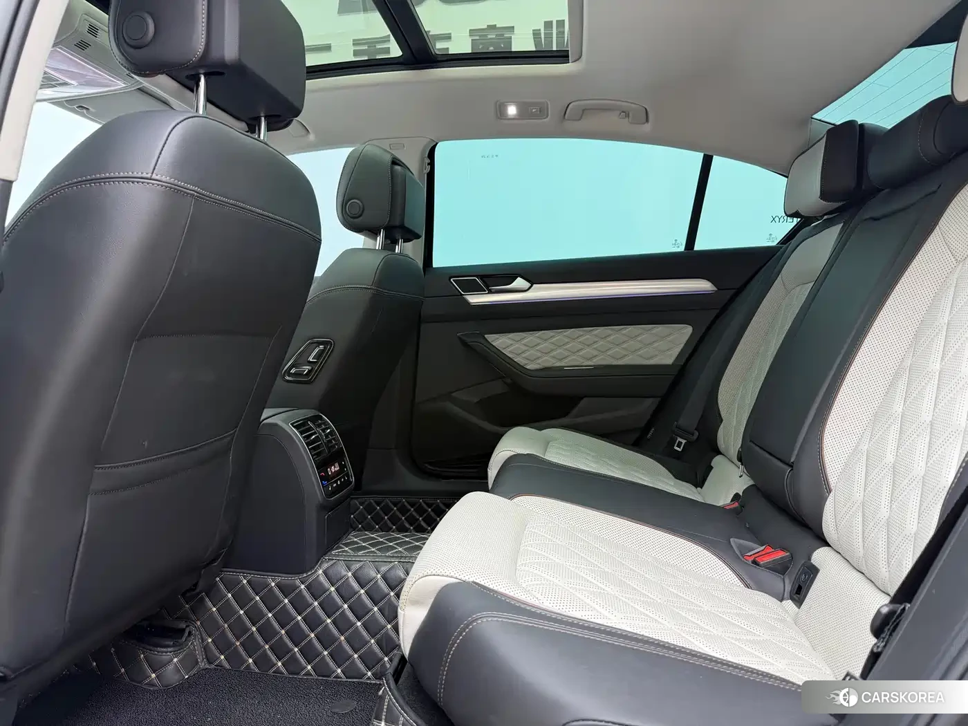 Volkswagen Magotan 2024 Черный из Китая, фото 2