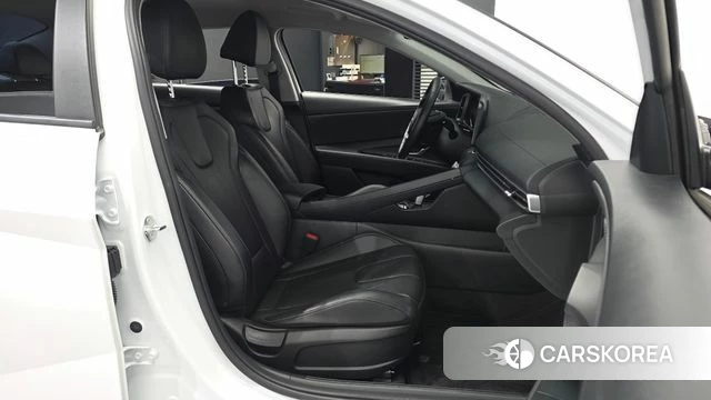 Hyundai Avante Hybrid (CN7) 2023 Белый из Кореи, фото 2