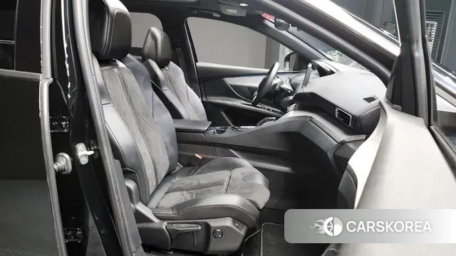 Peugeot 5008 second generation 2019 Черный из Кореи, фото 2