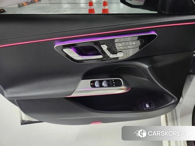 Mercedes-Benz E-Class W214 2025 Белый из Кореи, фото 2