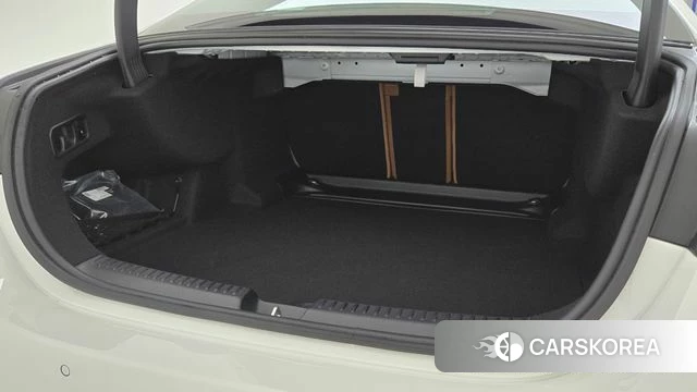 Mercedes-Benz E-Class W214 2025 Белый из Кореи, фото 2