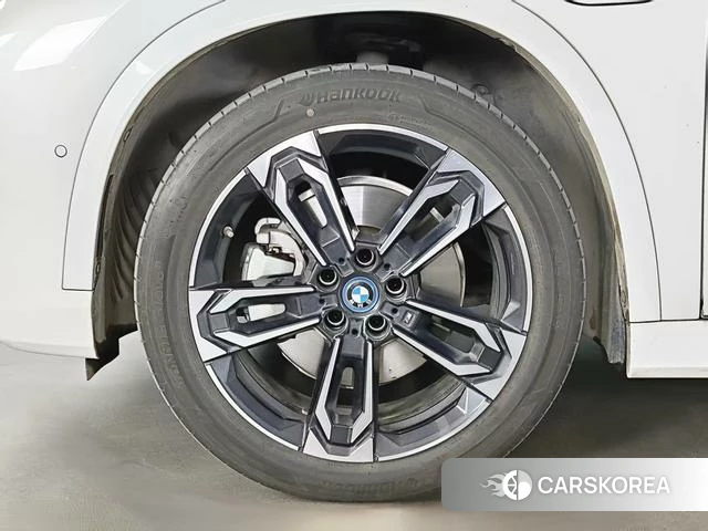 BMW iX1 2025 Белый из Китая, фото 2