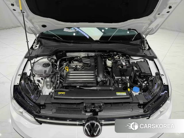Volkswagen Golf 2024 Белый из Китая, фото 2