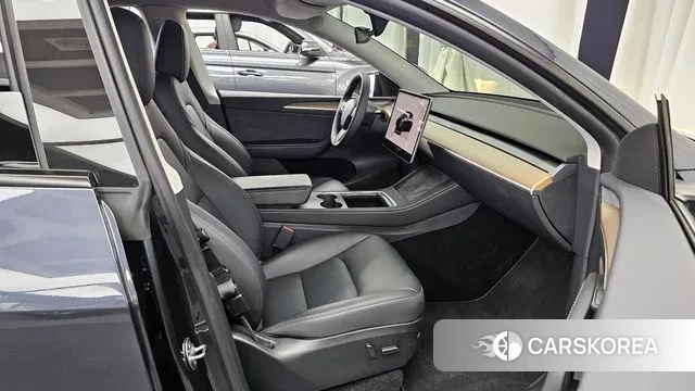 Tesla Model Y 2024 Серый из Кореи, фото 2