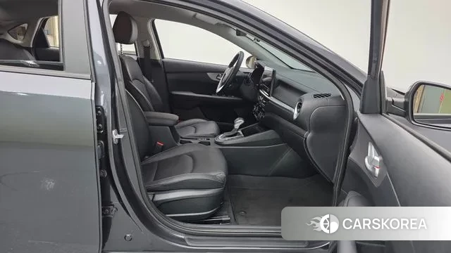 Kia The New K3 2nd generation 2022 Серый из Кореи, фото 2