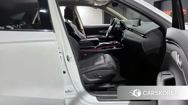 Genesis GV70 2023 Белый из Кореи, фото 2