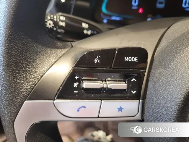 Hyundai The New Avante (CN7) 2023 Белый из Кореи, фото 2