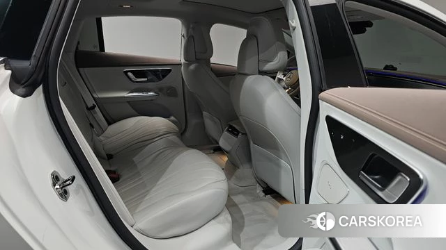 Mercedes-Benz EQE V295 2024 Белый из Кореи, фото 2