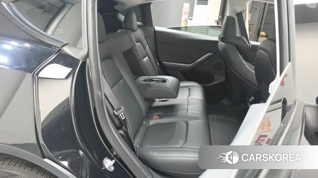 Tesla Model Y 2024 Черный из Кореи, фото 2