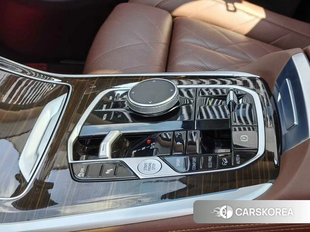 BMW X7 2023 Черный из Китая, фото 2