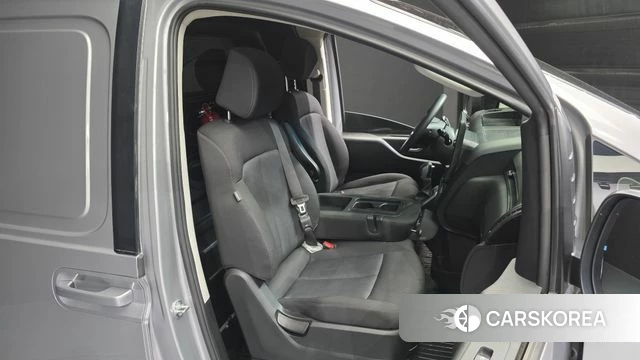 Hyundai Staria 2023 Серебряный из Кореи, фото 2