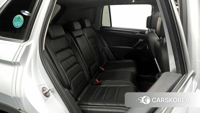 Volkswagen Tiguan second Generation 2018 Серебряный из Кореи, фото 2