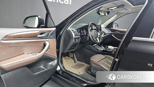 BMW X3 (G01) 2023 Черный из Кореи, фото 2