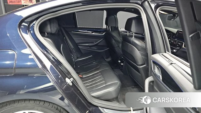 BMW 5 Series (G30) 2019 Черный из Кореи, фото 2