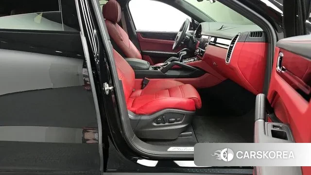 Porsche Cayenne (PO536) 2022 Черный из Кореи, фото 2