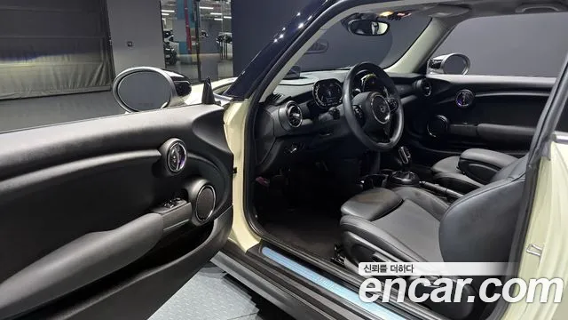 Mini Cooper 2021 Жемчужный цвет из Кореи, фото 2