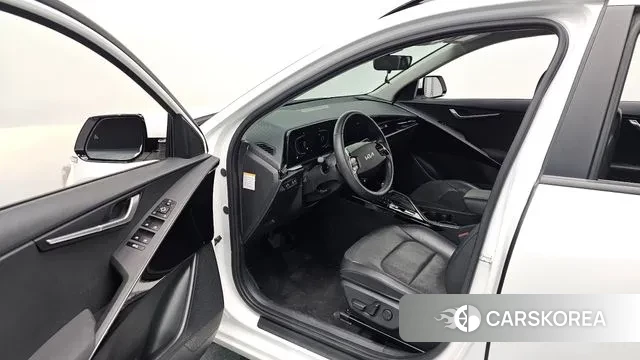 Kia Di Ol Nu Niro 2022 Белый из Кореи, фото 2