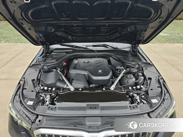 BMW 5 series 2025 Черный из Китая, фото 2