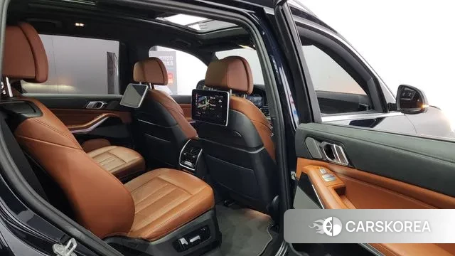 BMW X7 (G07) 2022 Черный из Кореи, фото 2